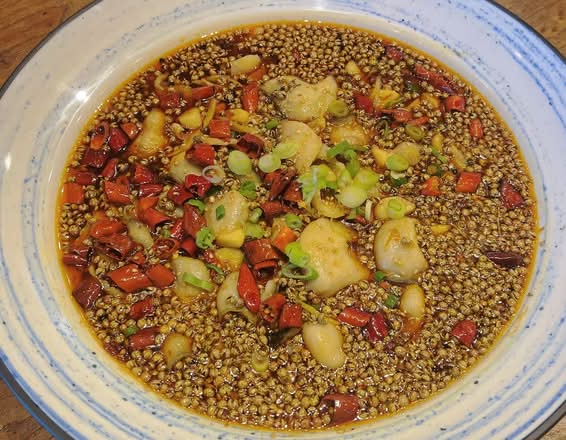 青花椒大麻鱼（黑鱼片 (乌东面底)